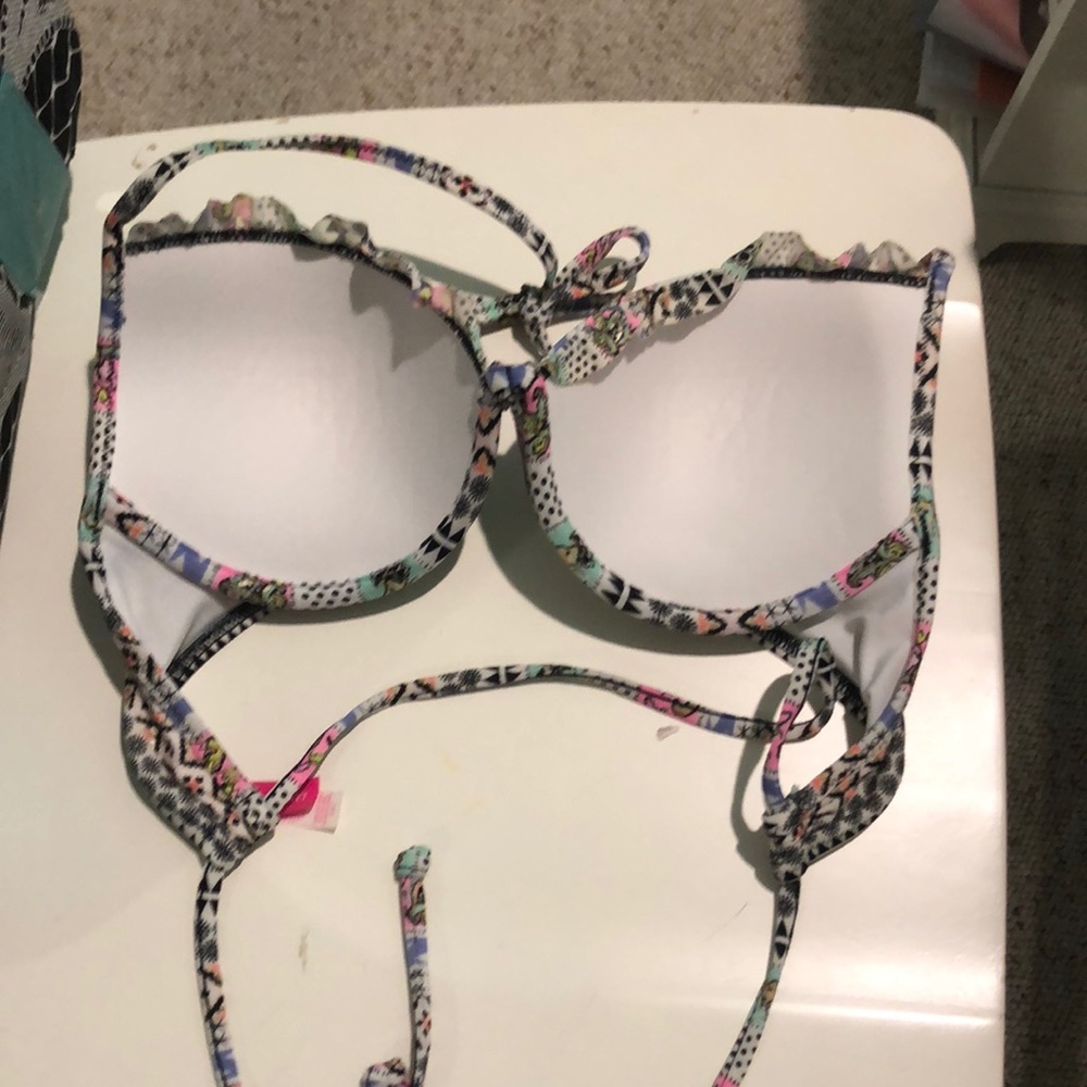 Victoria secret bikini top - Picture 2 of 3
